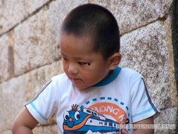 网红帅哥吃瓜图片高清,网红帅哥的吃瓜瞬间，高清美图来袭！