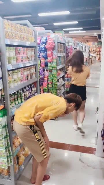 网红被爆料吃瓜健身视频,吃瓜健身两不误，揭秘网红日常