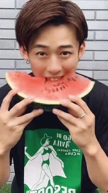 吃瓜小哥网红叫什么来着