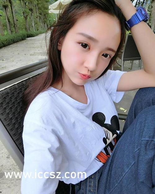 女网红吃瓜大汗淋漓,揭秘幕后真相