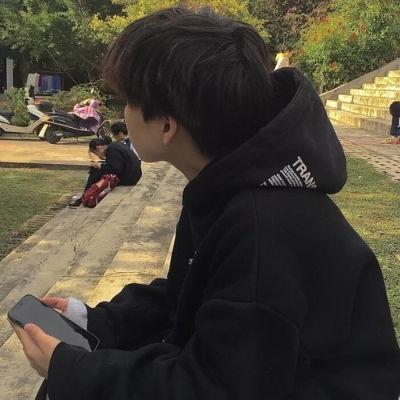 广州帅哥网红吃瓜