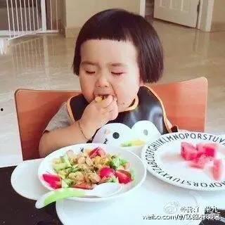 网红吃瓜馋坏大妈视频,一场美食与话题的碰撞