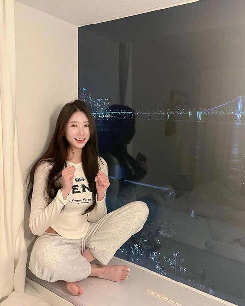 吃瓜网红模特视频下载,揭秘幕后花絮